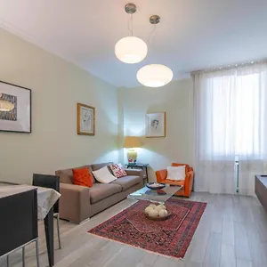 https://welcoming-and-cozy-2-bedroom-apartment-boscovich.it-lombardy.com